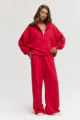 Олимпийка на молнии красного цвета