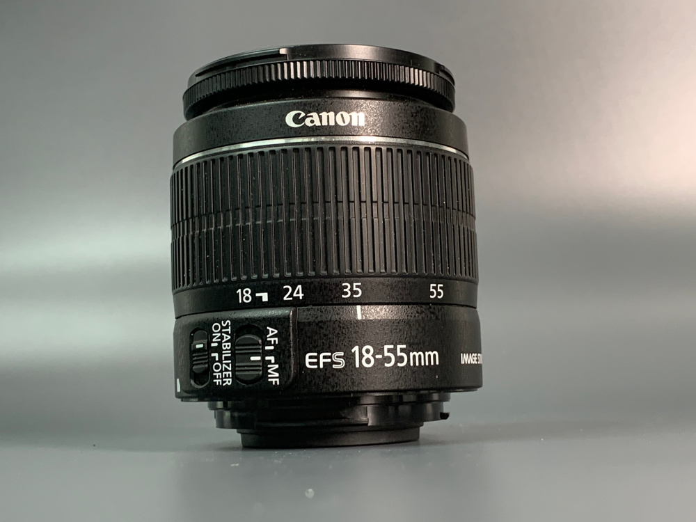 Canon 600D kit 18-55mm 3.5-5.6 IS ll 1.800 кадров