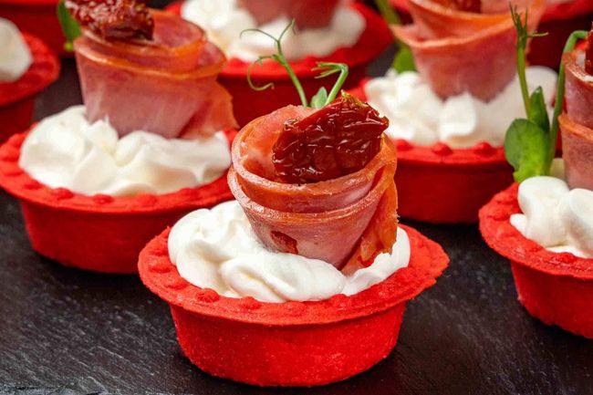 Сет к вину «Аперитив» с сыром, виноградом и чоризо, 22 шт.