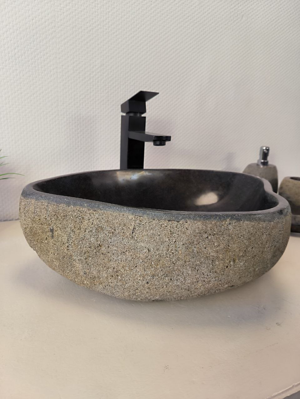 Раковина из речного камня RS-65970 49х35х15 из натурального камня