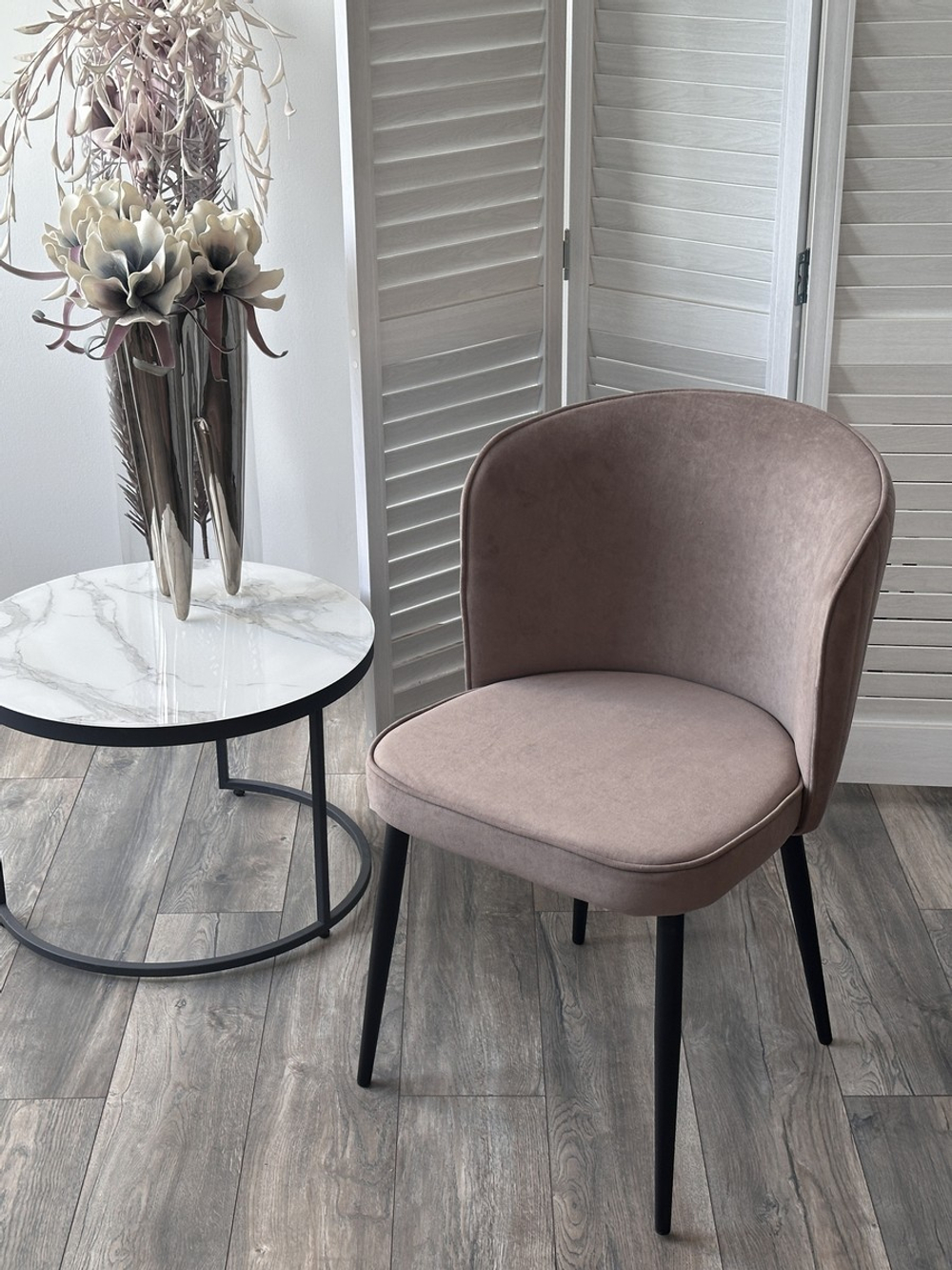 Стул М-City DISAUR Милано B5 Капучино, Велюр, Черный каркас