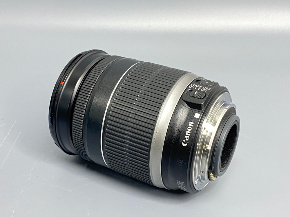 Canon 18-200mm Отколото крепление светофильтра