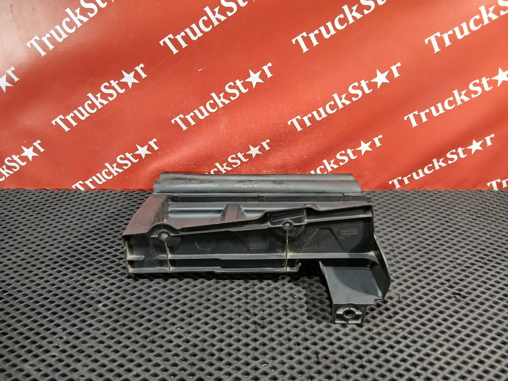 Шумоизоляция двигателя левая