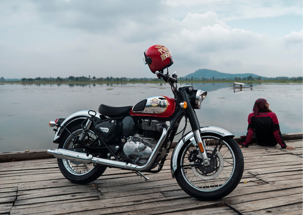 Royal Enfield Classic 350 Chrome Red