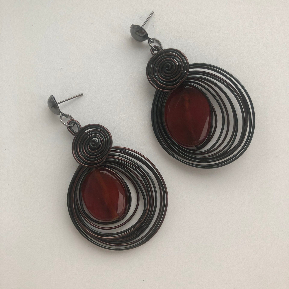 Серьги камни и проволока