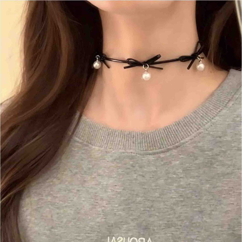 Чокер с бантиками