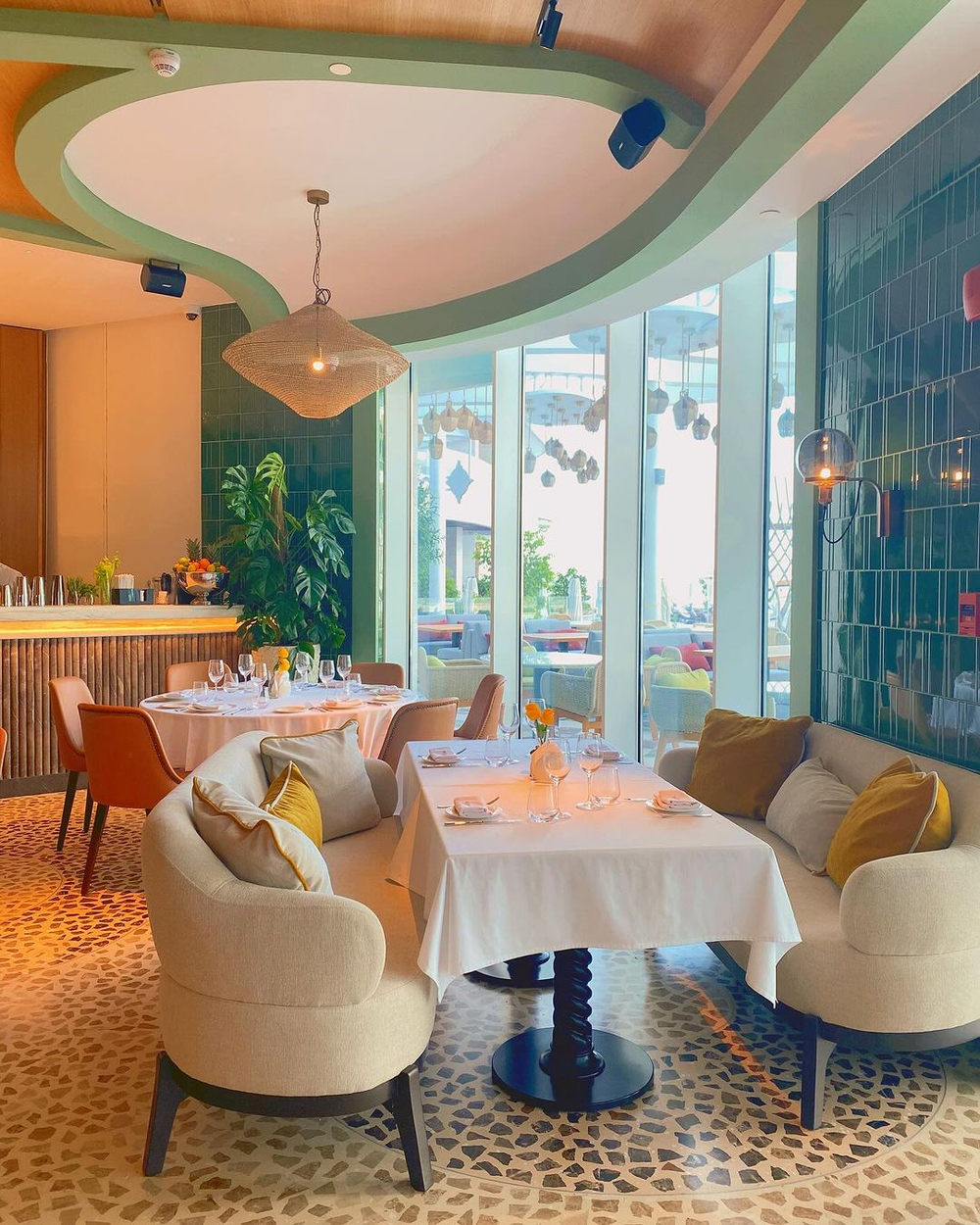 Мебель для кафе и ресторанов — изготовление под проект и формат заведения