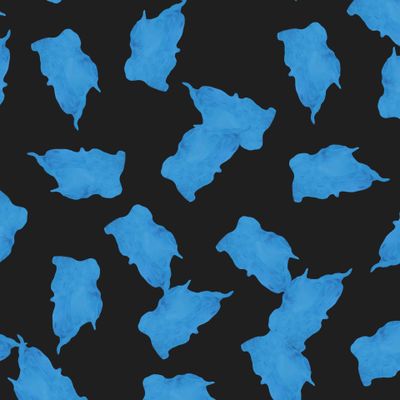 Голубые акварельные пятна на черном фоне