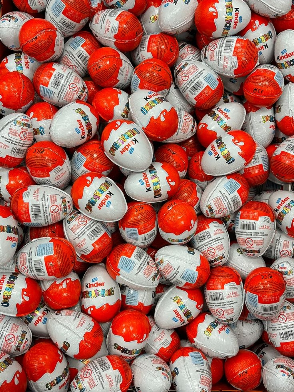 Шоколадное яйцо "Киндер сюрприз"