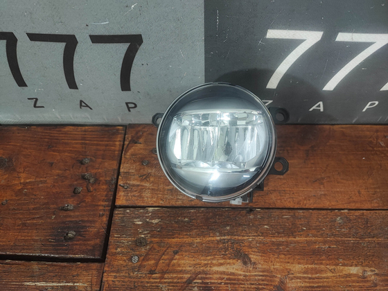ПТФ передняя правая LED Land Cruiser Prado 150 17-нв Б/У Оригинал 8121048051