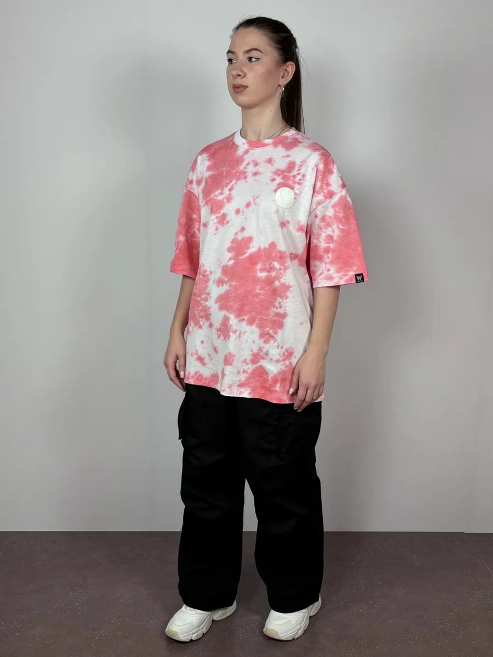 Футболка с круглой эмблемой LADOK