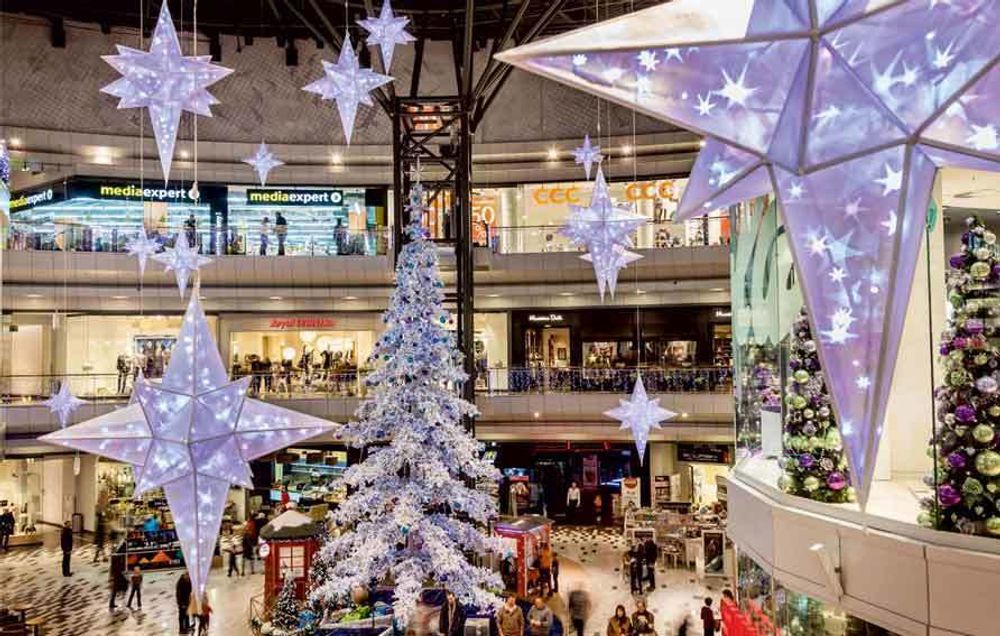 Светодинамическая елка ствольная - встроенная гирлянда: Холодный свет - "Таежная" от 11 до 21 м