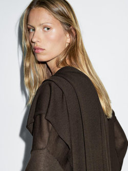 Massimo Dutti Трикотажный свитер с шарфом, коричневый