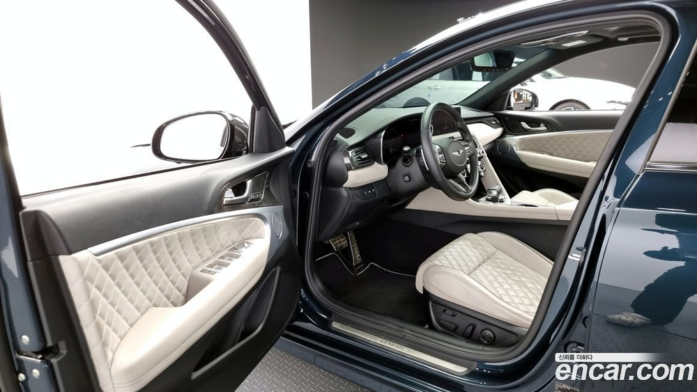 Genesis The New G70 Бензин 3.3T 4WD (09.2021)