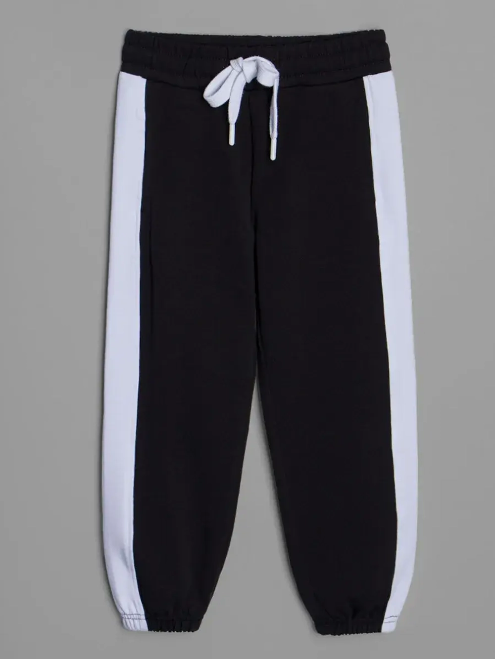 Спортивный костюм для девочки в школу