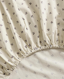 ZARA HOME ДЕТСКАЯ ПРОСТЫНЯ НА РЕЗИНКЕ С ОБОРКАМИ И ПРИНТОМ, ЭКРЮ