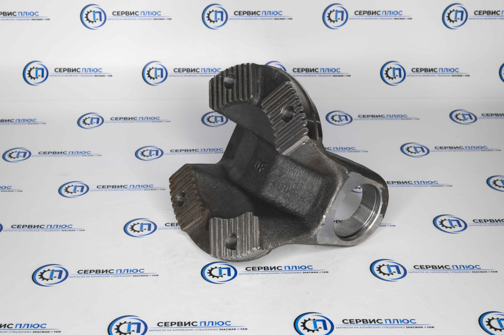 Фланец вилка кардана Ф180 4 отверстия Ф57х144