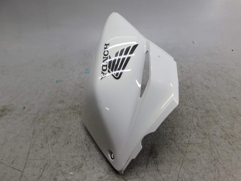 Пластик боковой правый Honda NC700S RC61 64201-MGS-D100