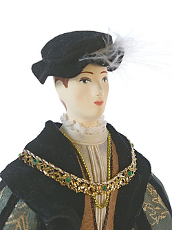 Кукла фарфоровая в немецком придворном костюме