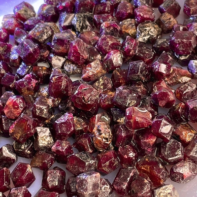 44359 Гранат Кристалл необработанный 9-13мм