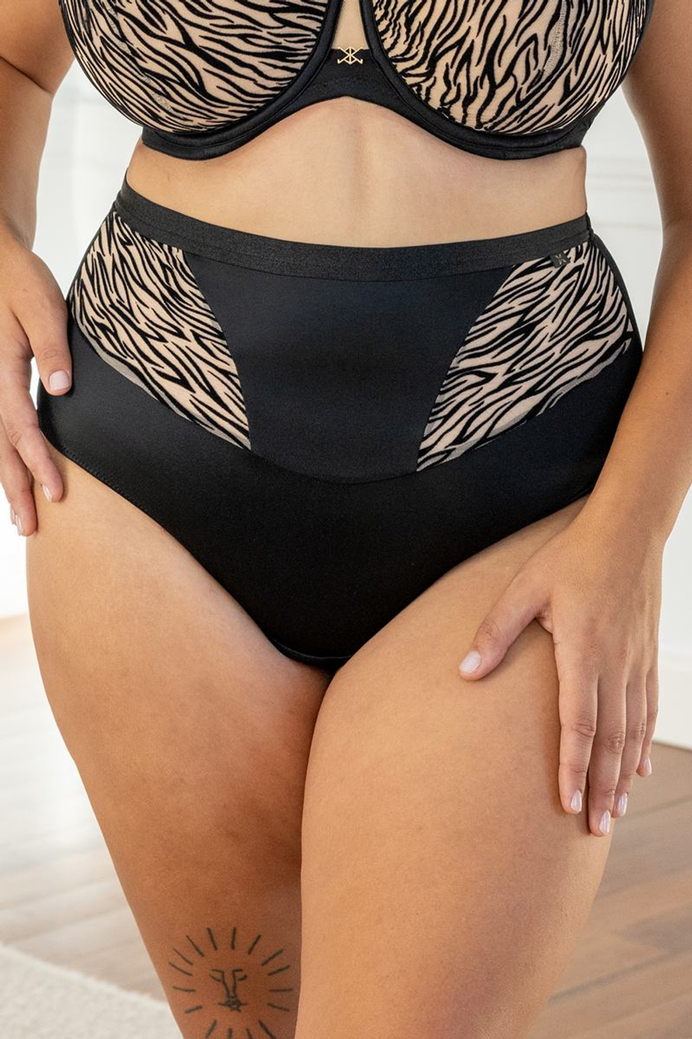 QUEEN Stringshortshighwaist Трусы высокие стринги