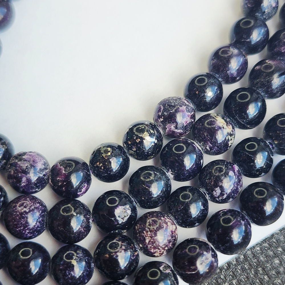 Флюорит, темно фиолетовый, шар 6.3 - 6.8мм, цена за нить 19см