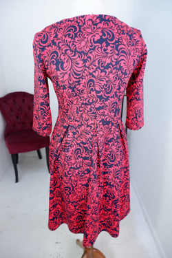 Платье контрастное, визуально 46 размер