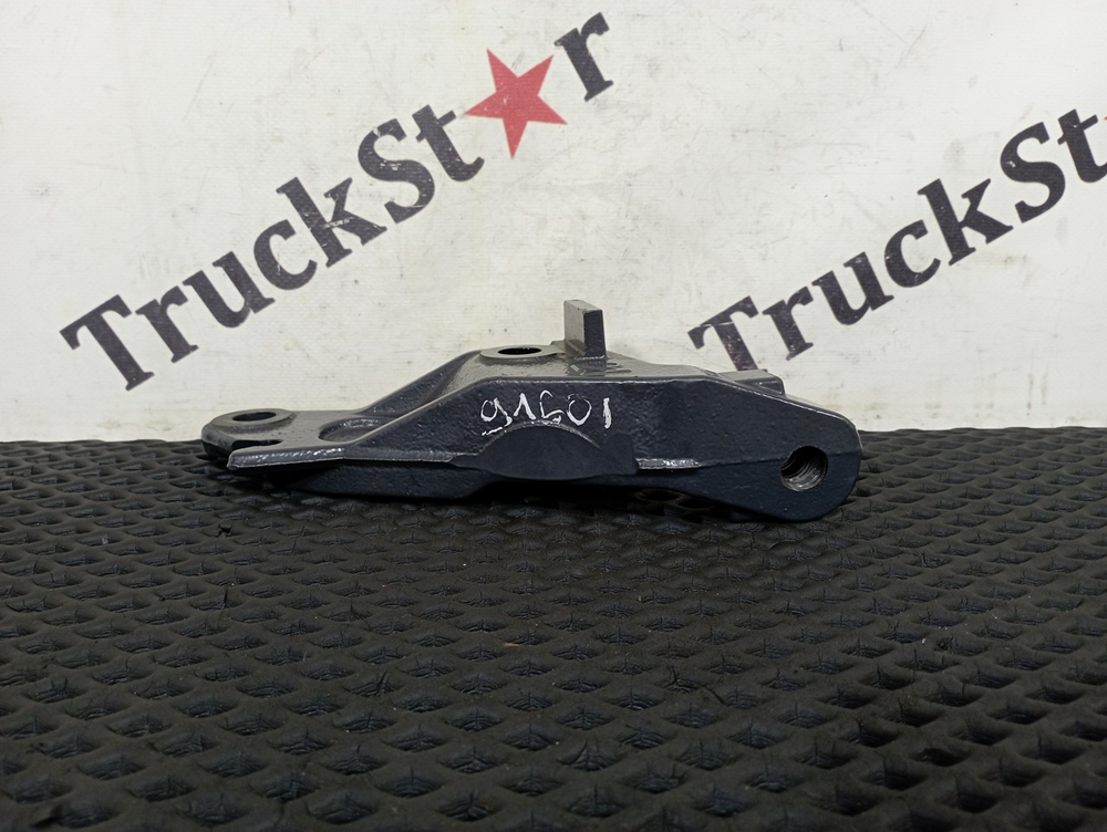 Кронштейн торсиона кабины левый 2020г.