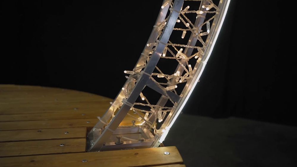 Светодиодная конструкция со скамейкой "Елочный шар с подвесками"