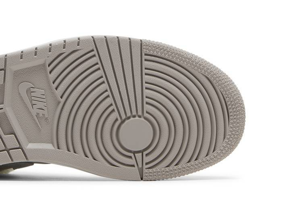 Кроссовки Jordan Air Jordan 1 Low "Sherpa Fleece" (Женская размерная сетка)