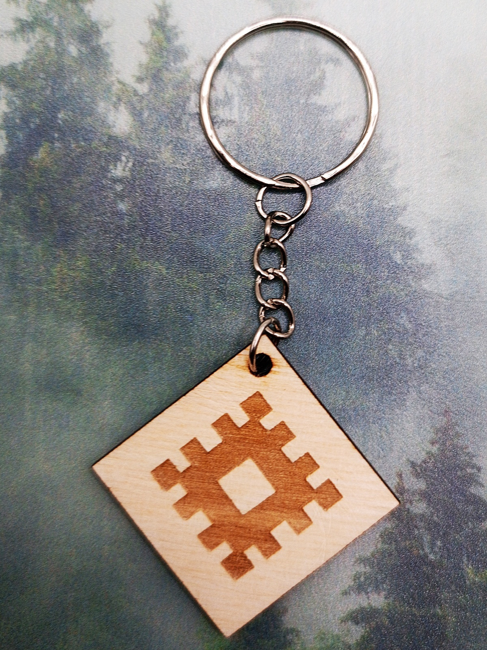 Брелок из дерева Репейник Удачи