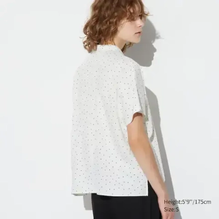 UNIQLO БЛУЗКА С КОРОТКИМИ РУКАВАМИ С ПРИНТОМ ИЗ ВИСКОЗЫ, ЖЕЛТОВАТО-БЕЛЫЙ