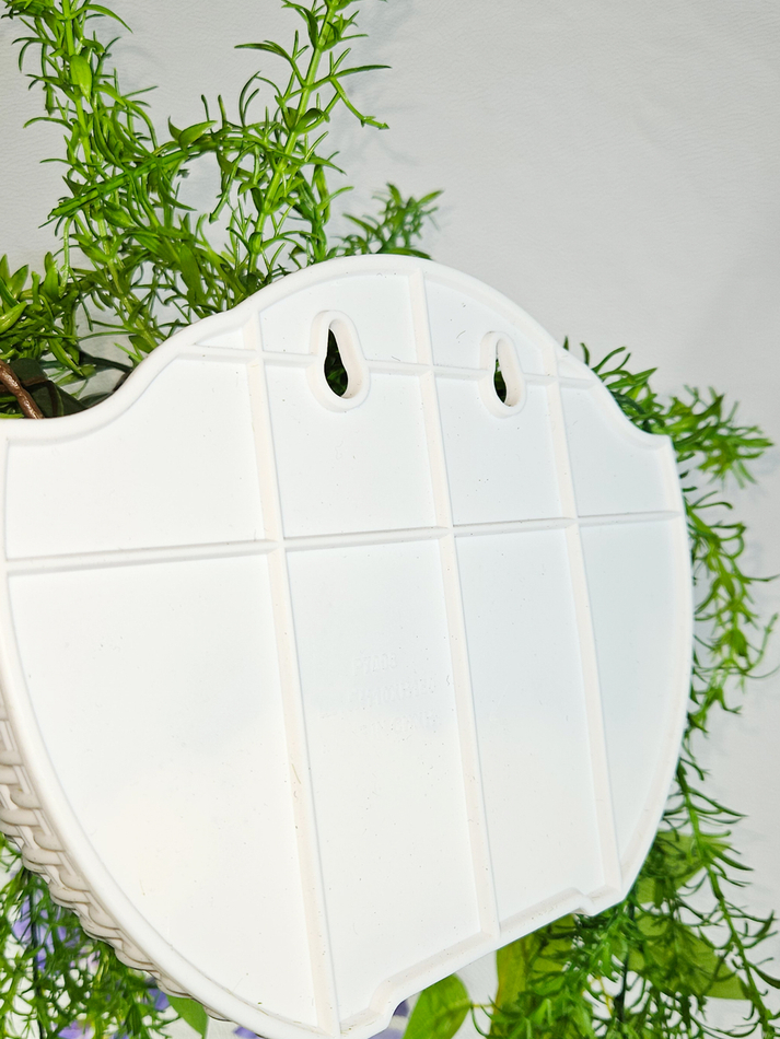 Искусственные цветы Акация бело-фиолетовая в настенном белом кашпо