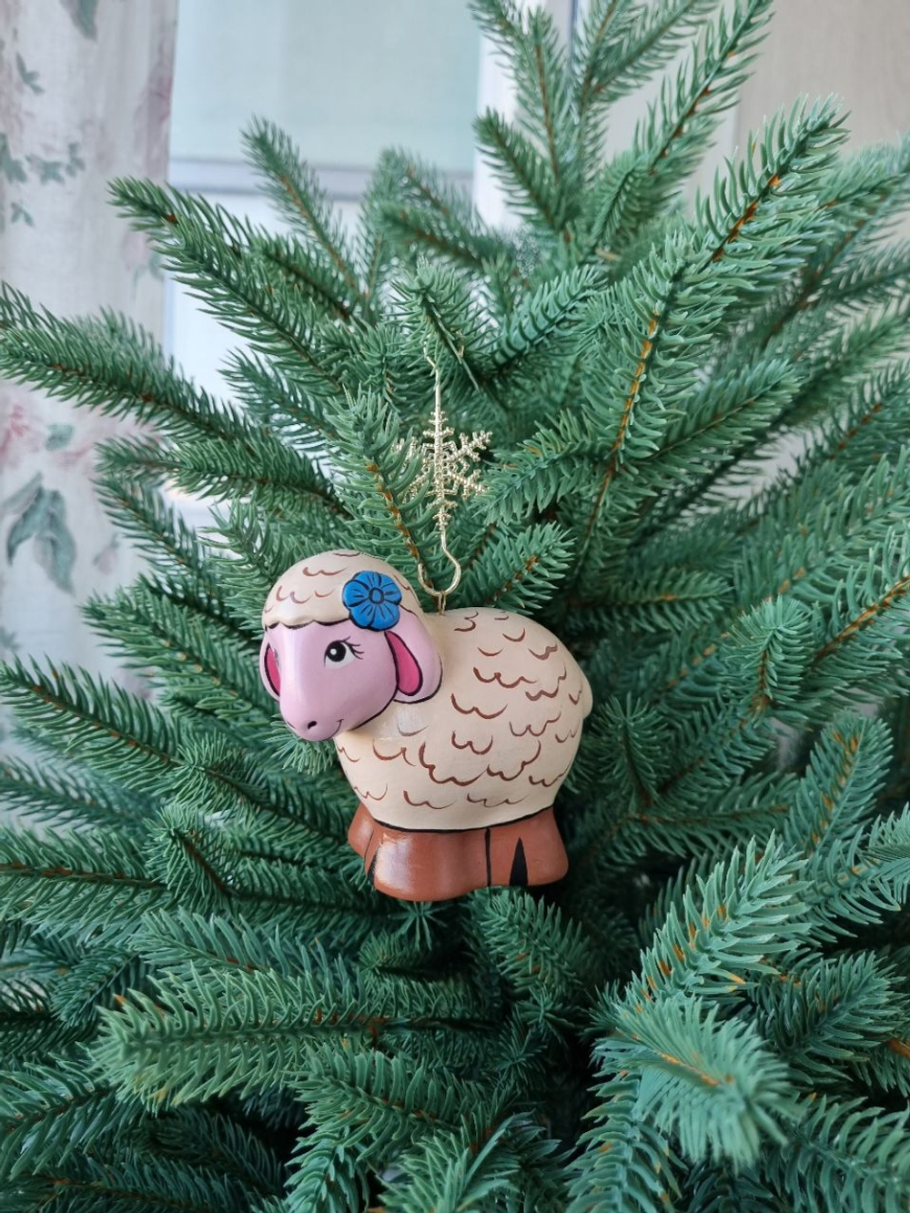 Фарфоровая игрушка любимая овечка