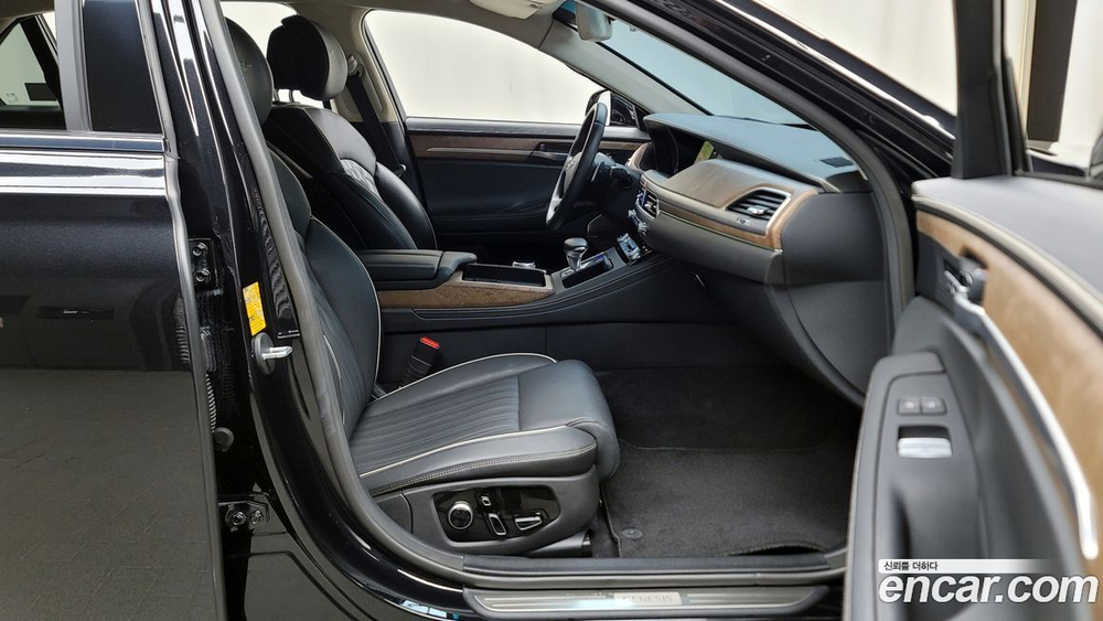 Genesis G90 3.3 T AWD (04.2021)