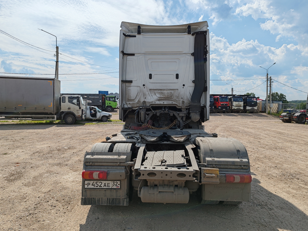 Mercedes-Benz ACTROS 4x2 Седельный тягач 1851 LS (Дизельный, 12,8 л, 510 л.с., АТ)