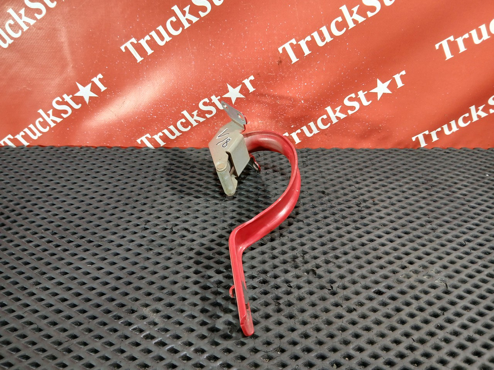 Петля крышки инструментального ящика