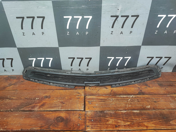 Решётка радиатора верхняя часть Chevrolet Cobalt 11-16 Б/У Оригинал 52027904