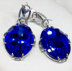 "Северн.сияние" серьги в серебряном покрытии из коллекции "Дефиле" от Jenavi  с английским замком