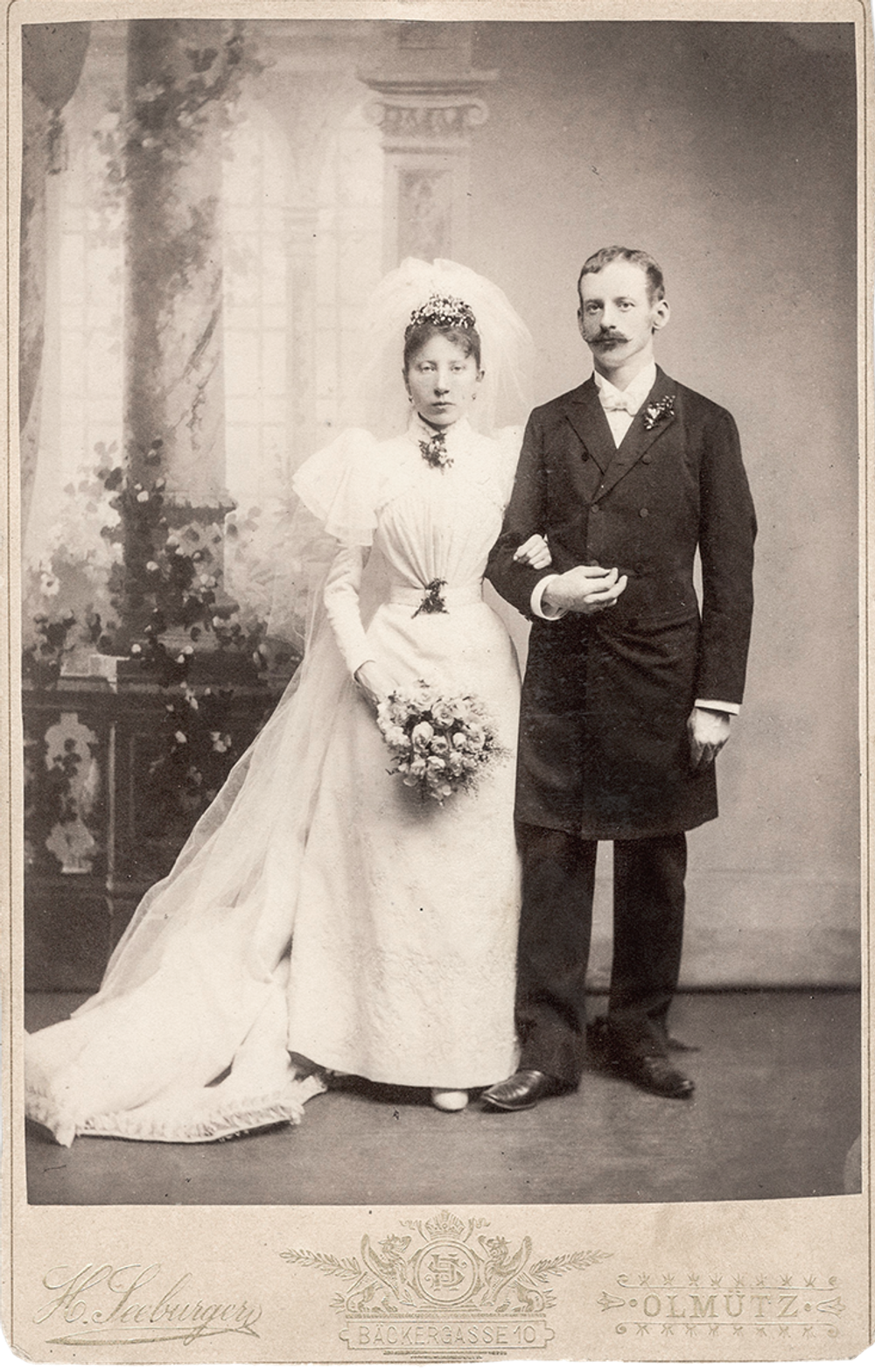 Серия студийных фотопортретов. Австро-Венгерская Империя. Конец XIX – начало XX века.