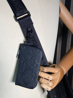 Сумка-мессенджер Louis Vuitton