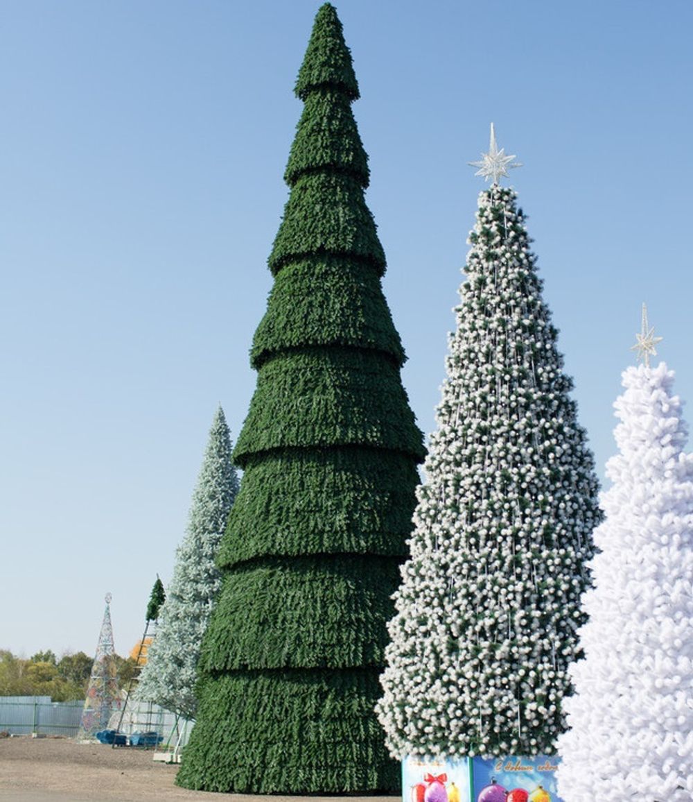 Уличная елка каркасная "Уральская сосна" (бело-зеленая леска) 21 м