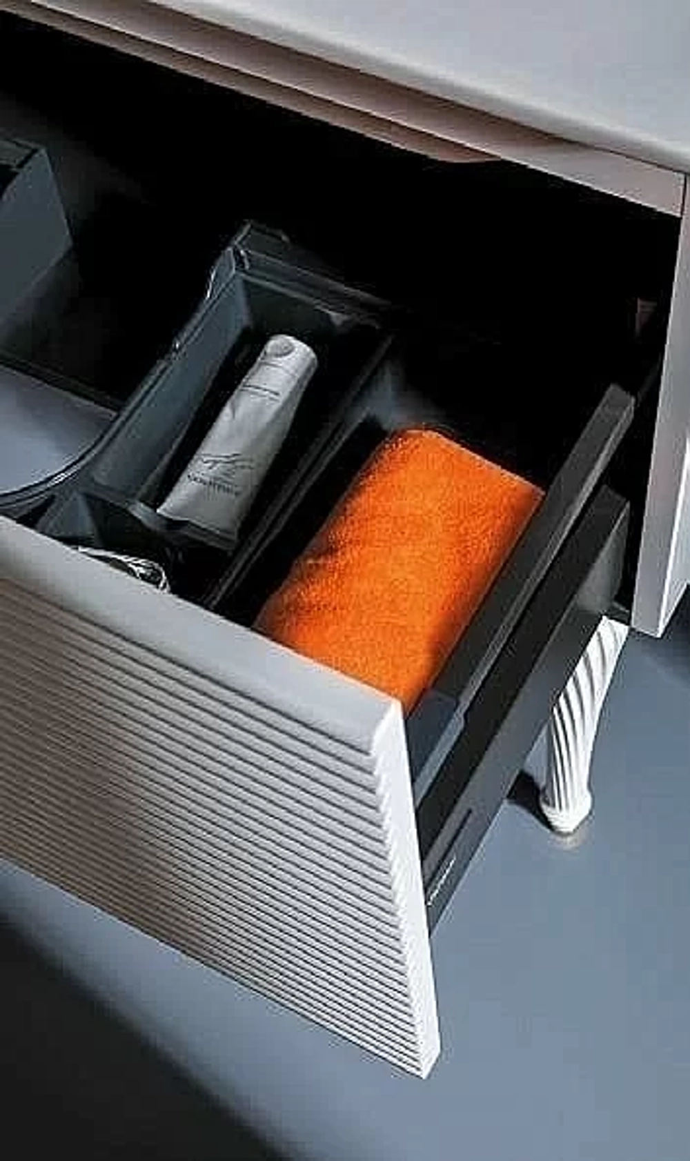Тумба с раковиной Armadi Art Vallessi Avantgarde Linea 80 со столешницей белая с хромом