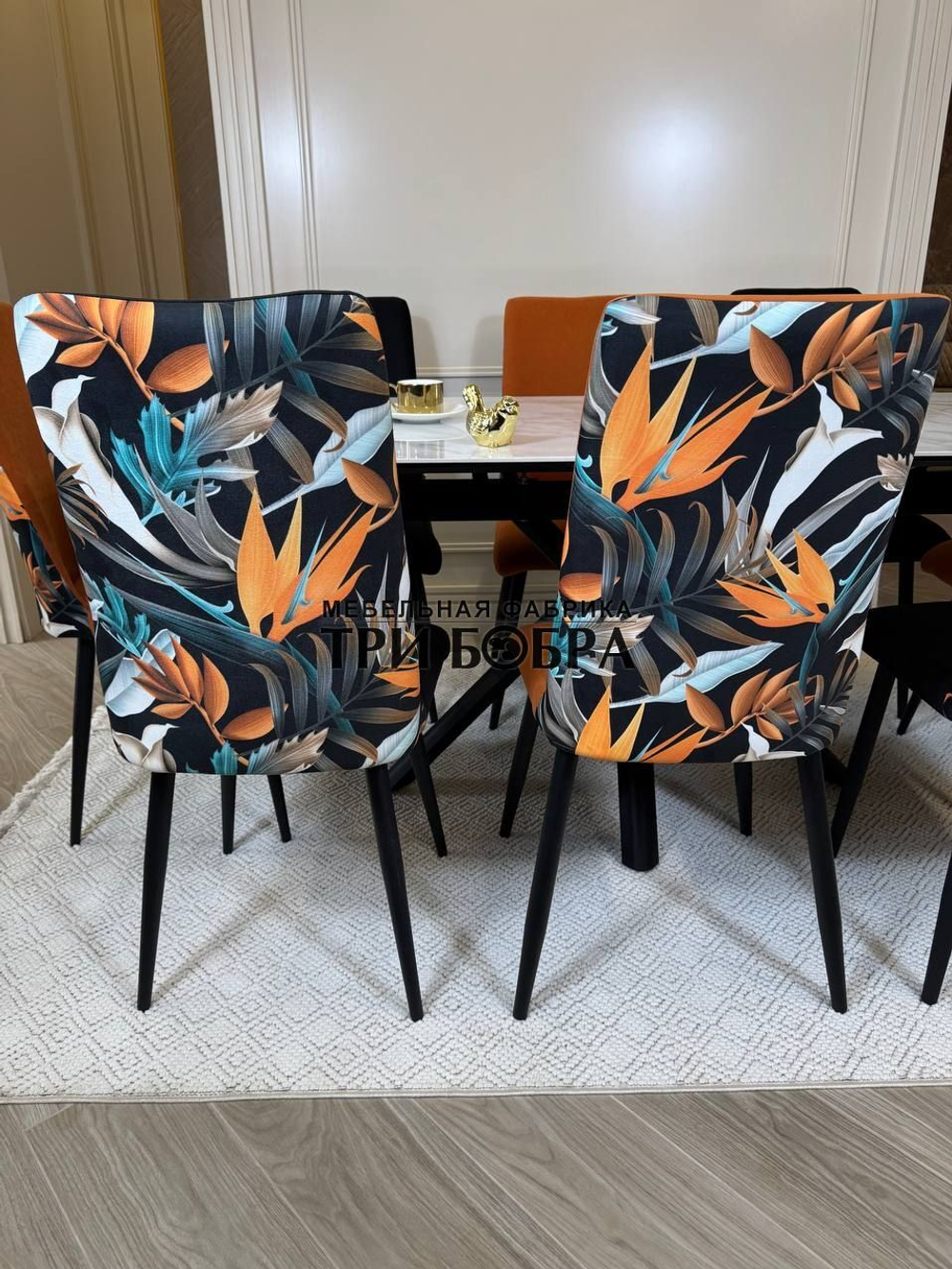 Кухонный раскладной стол "Монако" из керамогранита, белый мрамор и 4 стула ТРОПИК