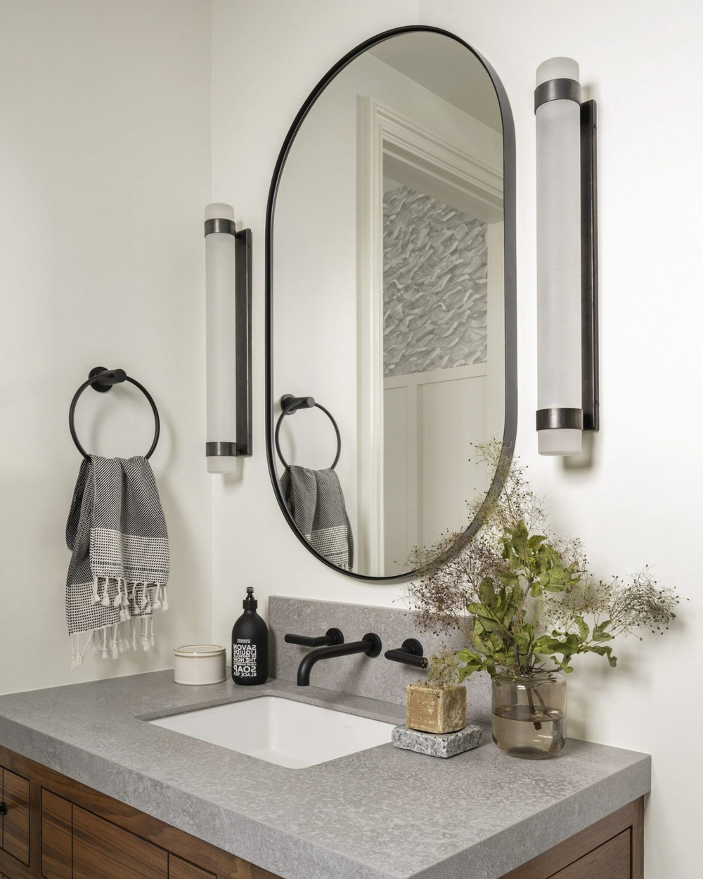 Зеркало в раме "Аманда" black silver