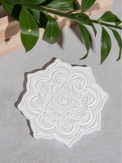 Статуэтка Йогиня и Декоративная Подставка Звезда