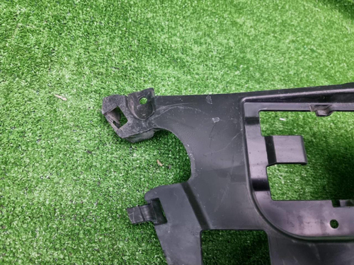 Кронштейн ПТФ правый BMW 5er G30 (20-23) M-paket