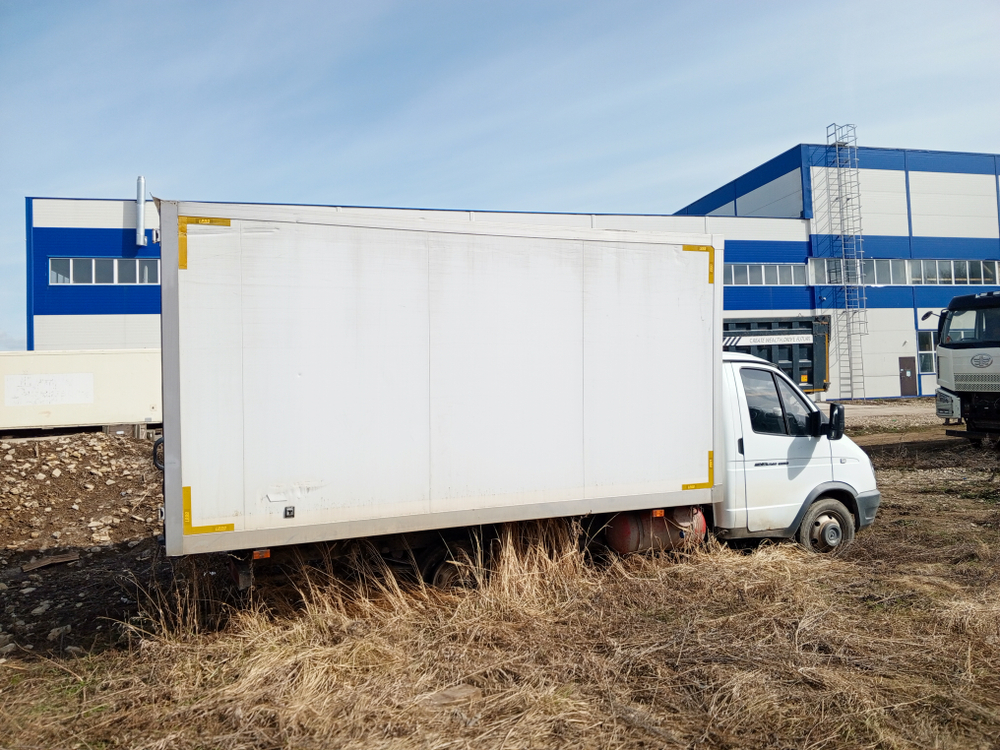 GAZ GAZELLE BUSINESS Изотермический/рефрижератор 3009А3 (Рефрижератор, Бензиновый, 2,7 л, 107 л.с.)