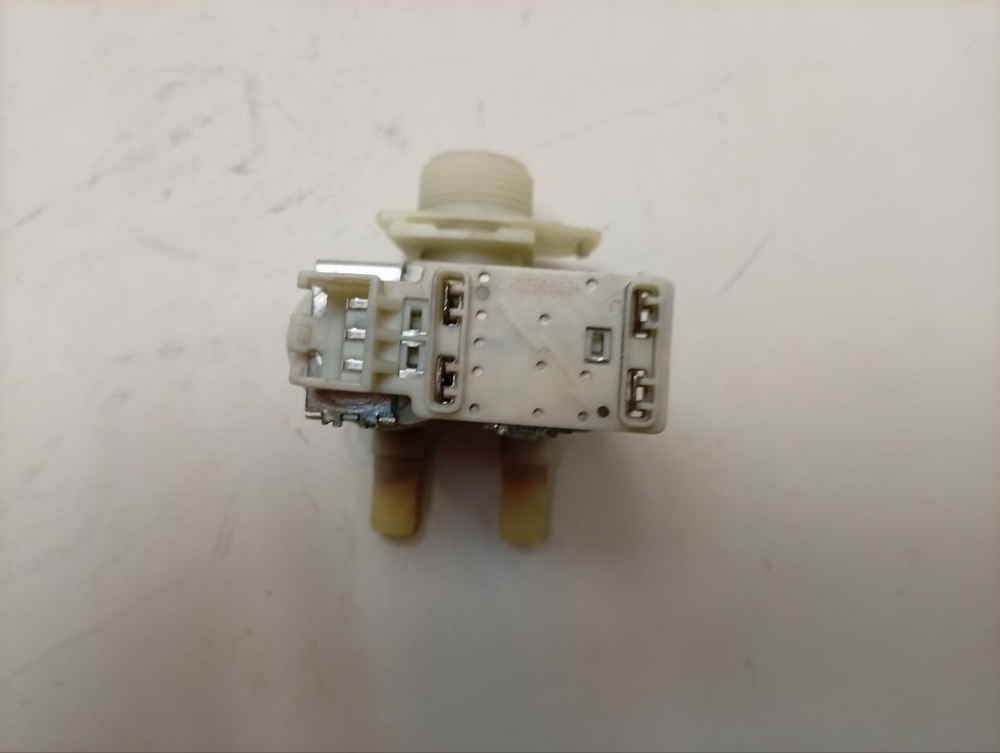 WFXI2840EU кт22 Клапан подачи воды для стиральных машин Siemens Bosch 900047098 б/у