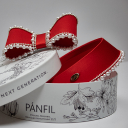 Бант-бабочка красный с жемчужным декором